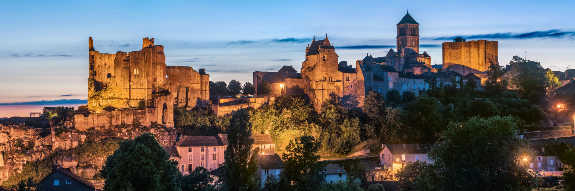 Les châteaux médiévaux et la Collégiale Saint Pierre, Ville Haute de Chauvigny