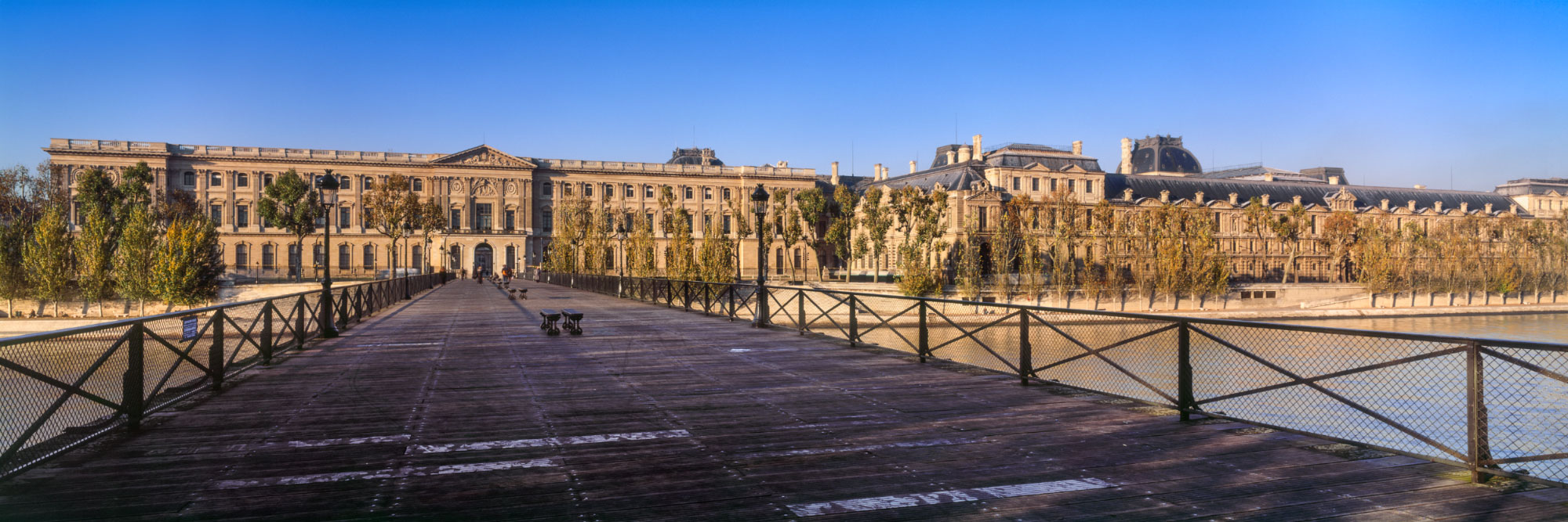 Le Louvre du pont des Arts