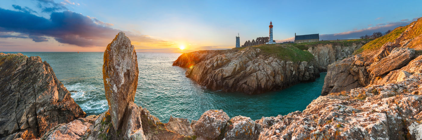 Herve Sentucq - La pointe Saint-Mathieu, son sémaphore, son phare et les ruines de l'abbaye