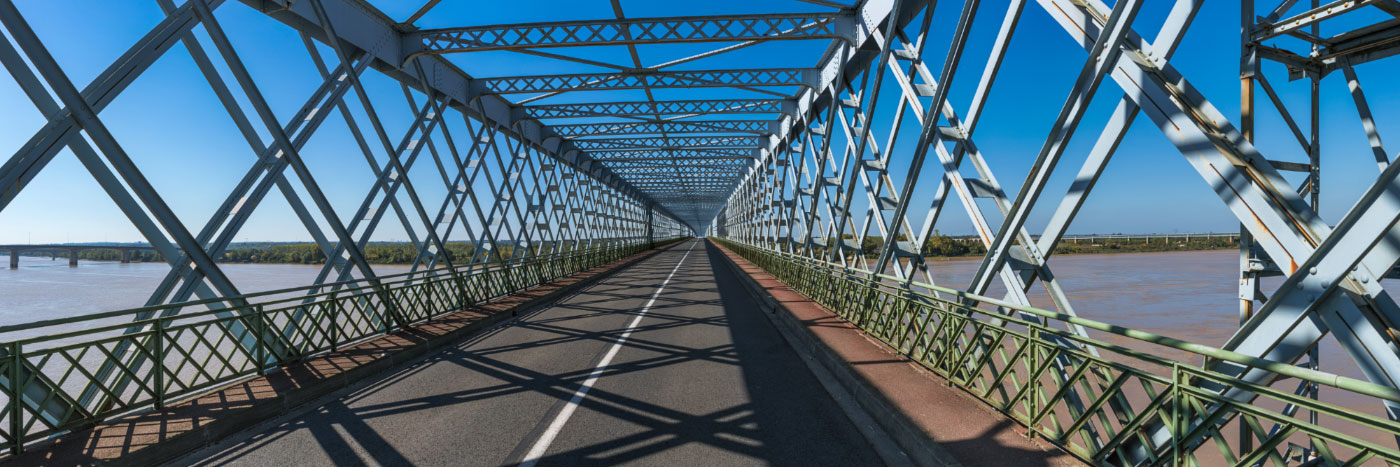 Herve Sentucq - Pont de Cubzac au dessus de la Dordogne