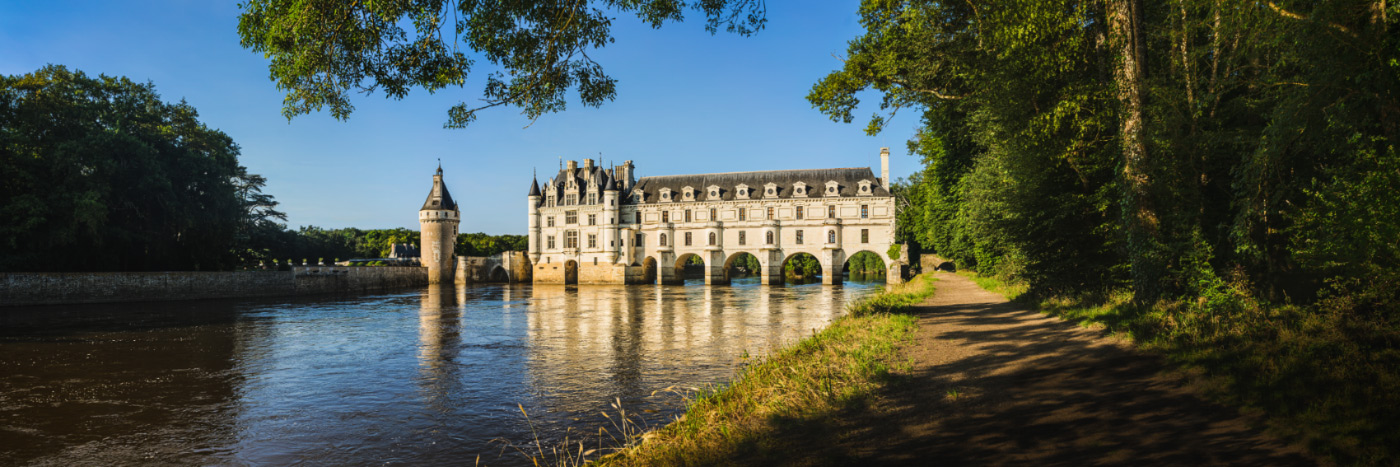 Herve Sentucq - Sur le GR41, le long du Cher, près du château de Chenonceau