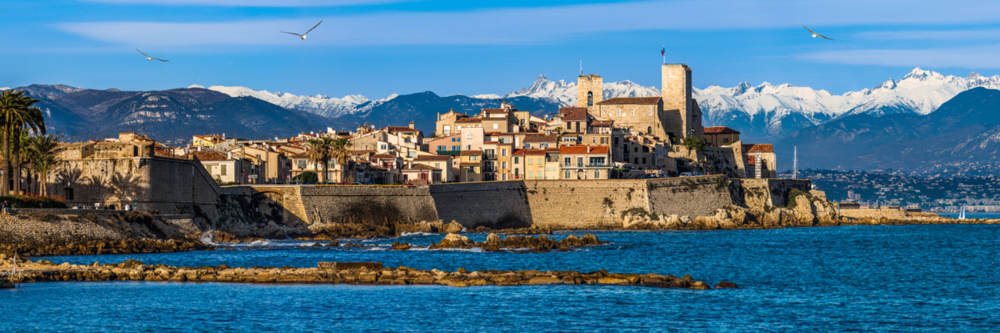 Herve Sentucq - Antibes et le Mercantour en arrière-plan, Côte d'Azur