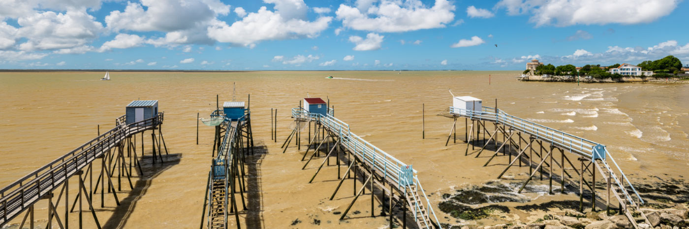 Herve Sentucq - Carrelets à Talmont, estuaire de la Gironde, Saintonge