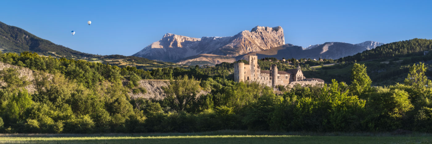 Herve Sentucq - Château de Tallard et Pic de Bure (Dévoluy), vallée de la Durance