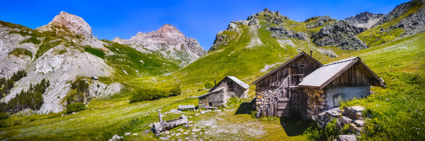 Herve Sentucq - Chalets et alpage de L'Alpe du Lauzet, Cerces-Thabor