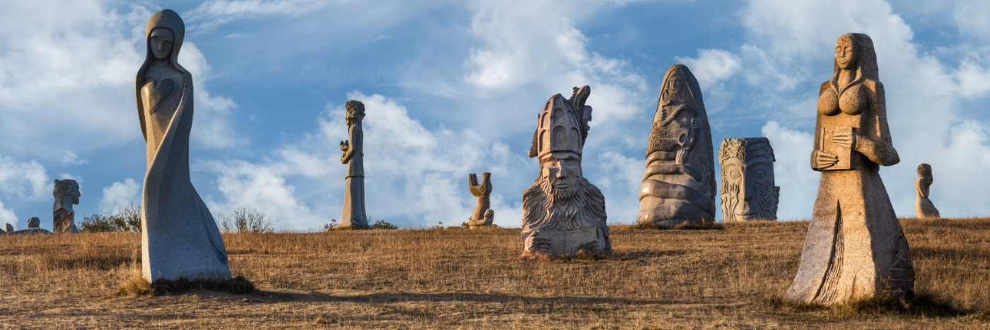 Herve Sentucq - Géants de granit de la Vallée des Saints de Carnoët