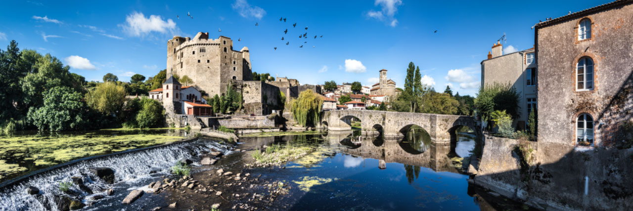 Herve Sentucq - Clisson depuis la terrasse de l'ancienne filature de la Sèvre Nantaise