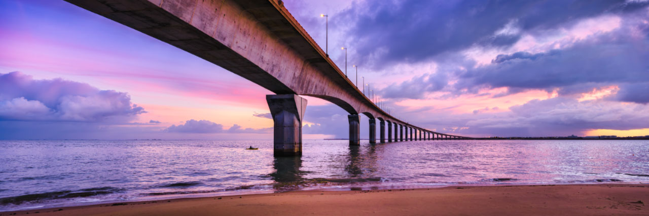 Herve Sentucq - Pont de l'Ile de Ré, océan Atlantique