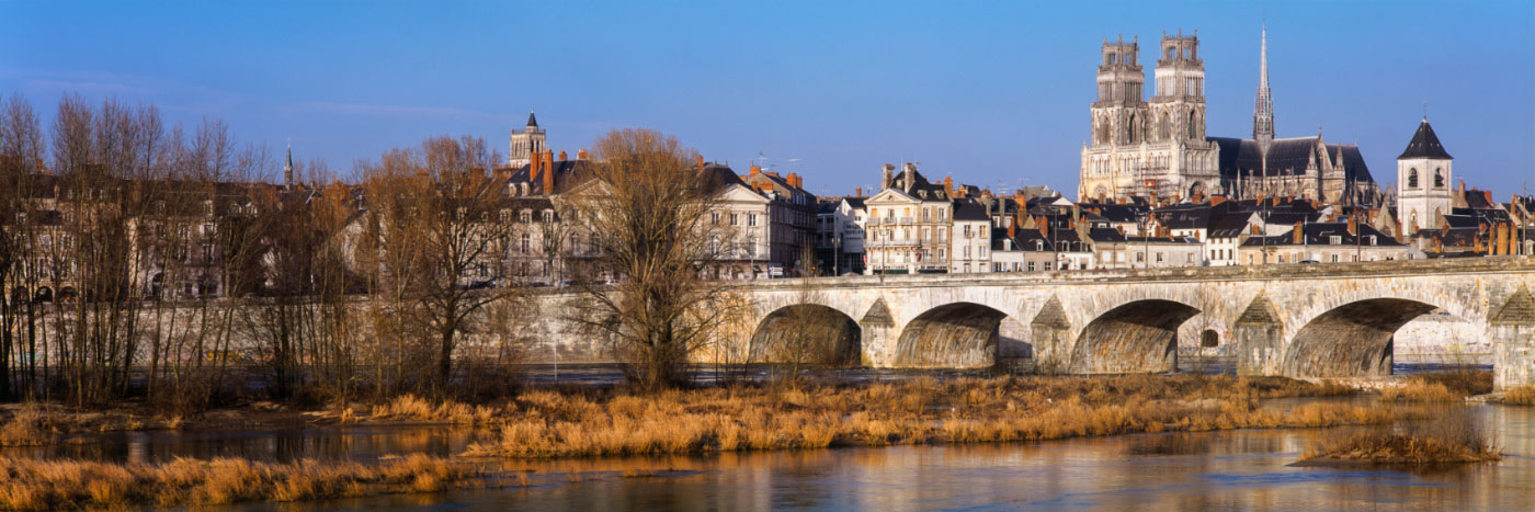 Herve Sentucq - Orléans dominé par sa cathédrale, Val de Loire