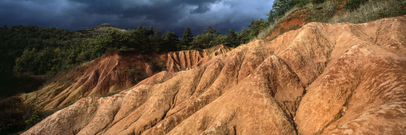 Herve Sentucq - Sculptures d'ocres, Vallée des Saints